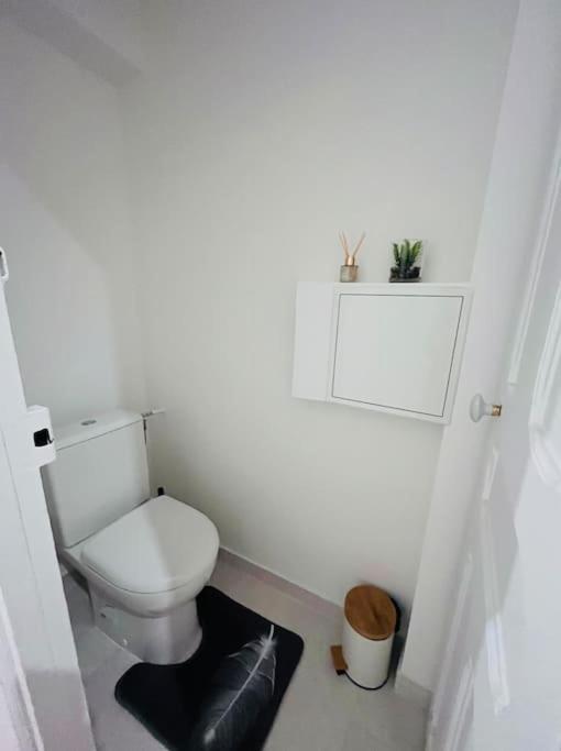 Appartement T2 Aux Portes De Paris Asnières Kültér fotó