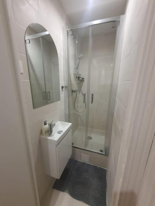 Appartement T2 Aux Portes De Paris Asnières Kültér fotó